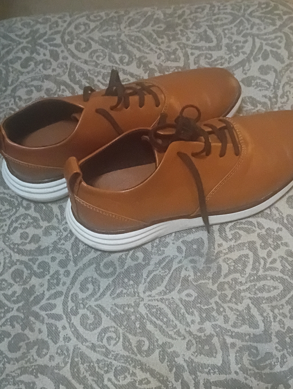 Target Men's Tan Oxford Sneakers with White Sole. Size 7. New!